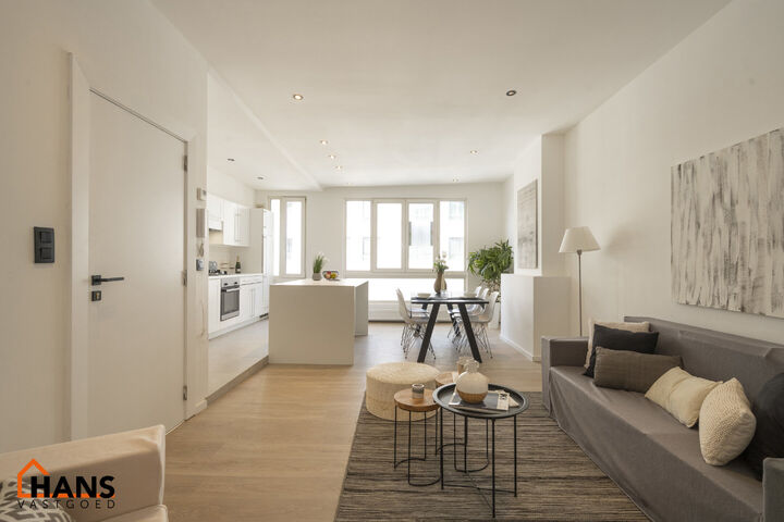 Instapklaar appartement op toplocatie – ideaal als starterswoning of investering!

Ontdek dit charmante en lichtrijke appartement op de tweede verdieping van een kleinschalig gebouw, centraal gelegen en vlakbij alle in- en uitvalswegen. Een perfecte uit