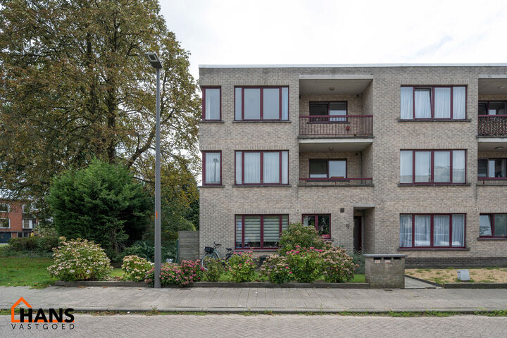 Appartementsgebouw te koop in Antwerpen Deurne