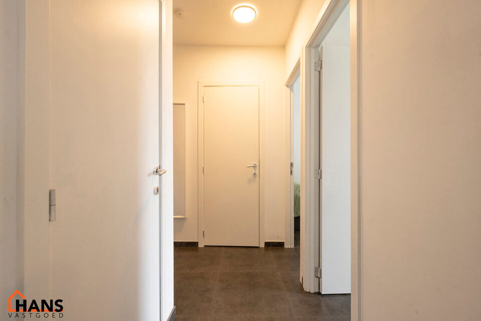 Instelprijs van 275.000 Euro; elk bod wordt ernstig overwogen.
Op zoek naar een modern appartement met een adembenemend uitzicht en een uitstekende ligging? 
Dan zal dit instapklare appartement aan de Ellermanstraat u onmiddellijk weten te bekoren.
Gelege