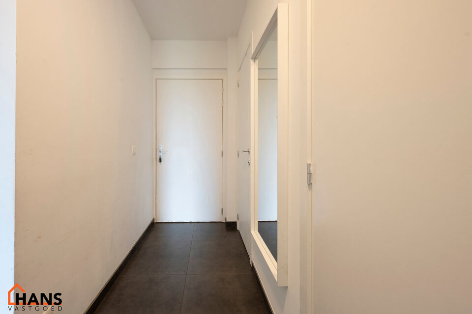 Instelprijs van 275.000 Euro; elk bod wordt ernstig overwogen.
Op zoek naar een modern appartement met een adembenemend uitzicht en een uitstekende ligging? 
Dan zal dit instapklare appartement aan de Ellermanstraat u onmiddellijk weten te bekoren.
Gelege