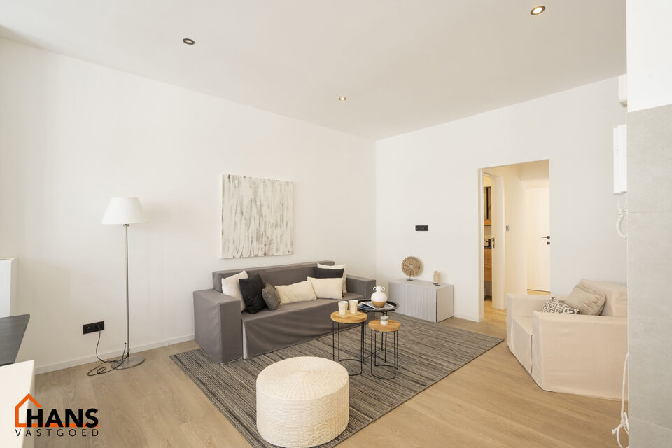 Instapklaar appartement op toplocatie – ideaal als starterswoning of investering!

Ontdek dit charmante en lichtrijke appartement op de tweede verdieping van een kleinschalig gebouw, centraal gelegen en vlakbij alle in- en uitvalswegen. Een perfecte uit