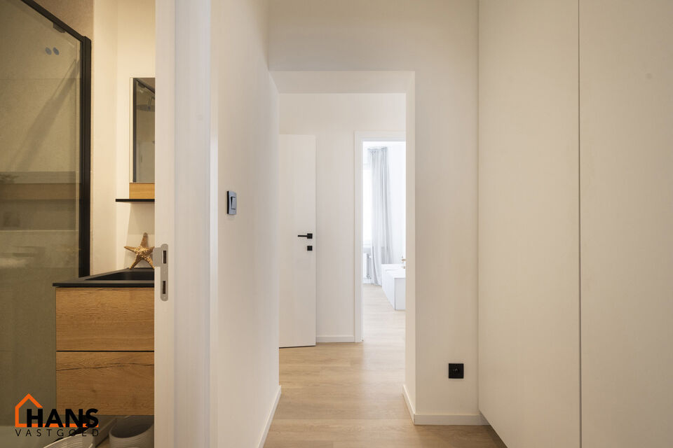 Instapklaar appartement op toplocatie – ideaal als starterswoning of investering!

Ontdek dit charmante en lichtrijke appartement op de tweede verdieping van een kleinschalig gebouw, centraal gelegen en vlakbij alle in- en uitvalswegen. Een perfecte uit