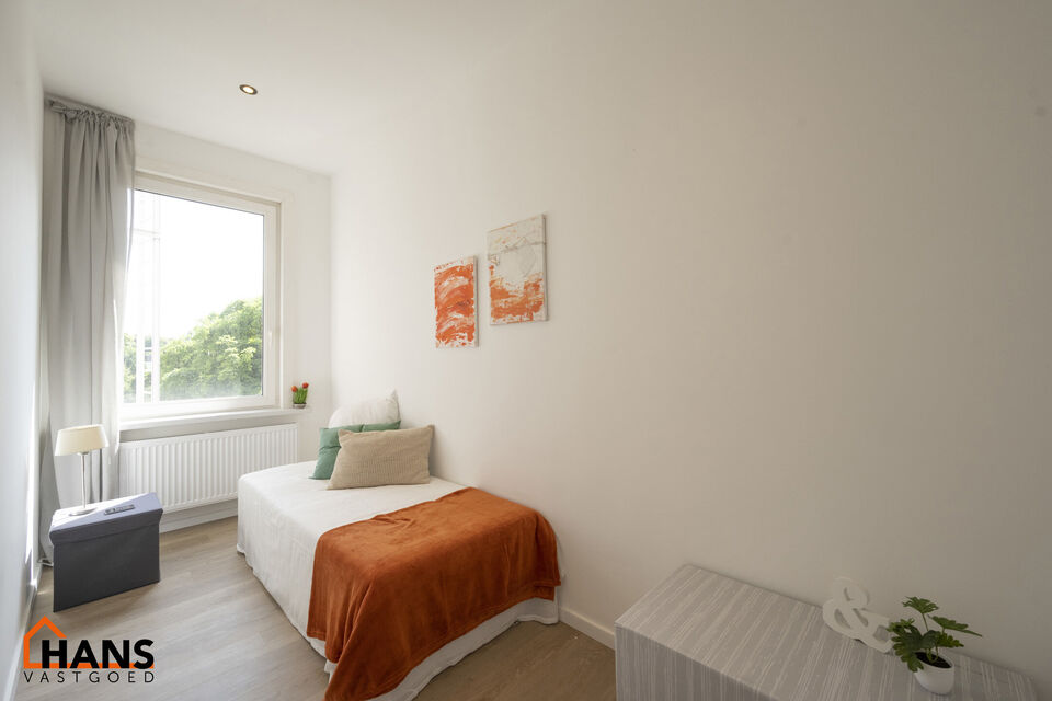 Instapklaar appartement op toplocatie – ideaal als starterswoning of investering!

Ontdek dit charmante en lichtrijke appartement op de tweede verdieping van een kleinschalig gebouw, centraal gelegen en vlakbij alle in- en uitvalswegen. Een perfecte uit