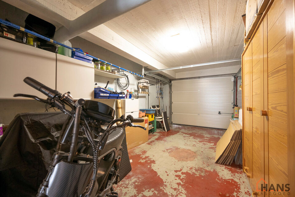 Bent u op zoek naar een stijlvol afgewerkt appartement waar u zonder zorgen uw intrek kan nemen? Dan is dit prachtige appartement op de derde verdieping aan de Graanstraat 3 precies wat u zoekt. In 2030 zal u op een wandelafstand zijn van een nieuw aangel