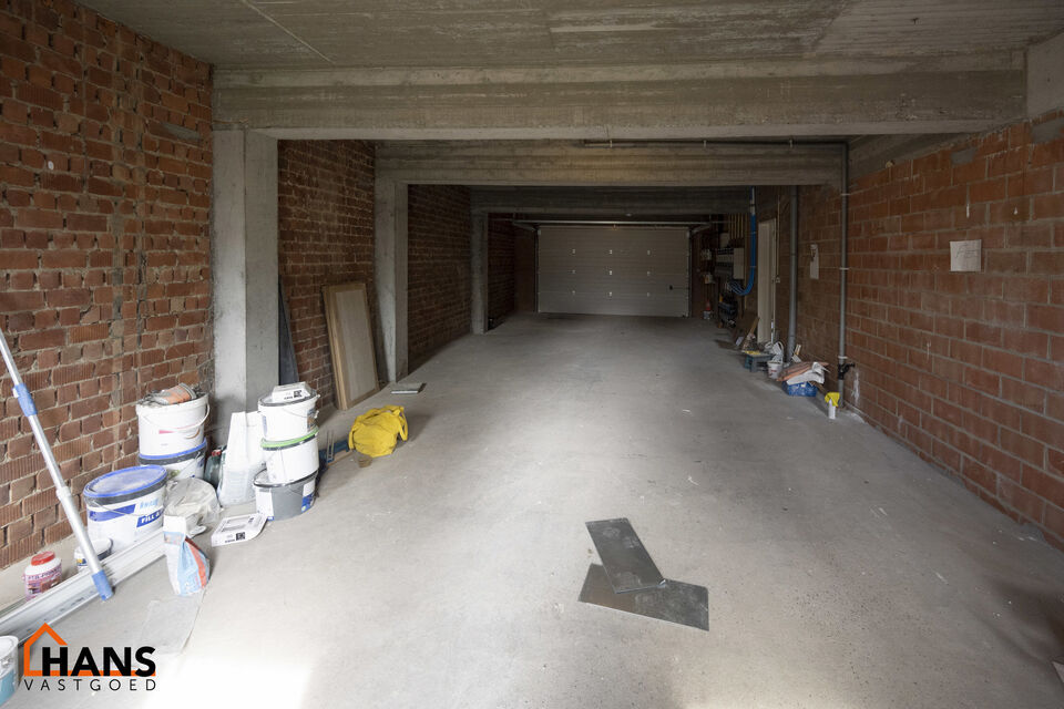 Instapklaar appartement, rustig en gunstig gelegen.  
Het appartement is grotendeels gerenoveerd en bevat geen lift, maakt dat er minder gemeenschappelijke kosten zijn.
Indeling: inkomhal; lichtrijke woonkamer; geïnstalleerde keuken; nachthal; apart toi