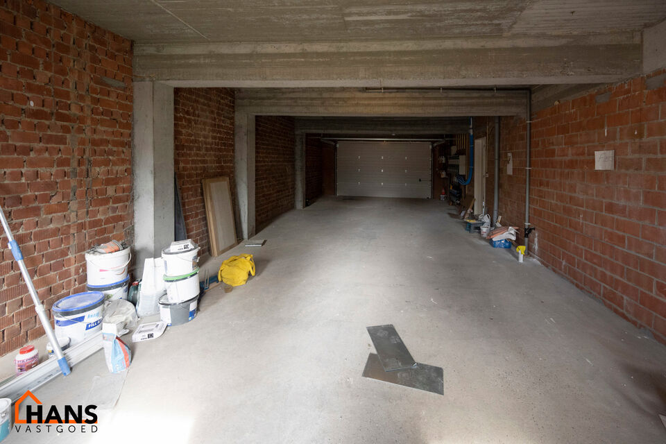 Instapklaar appartement, rustig en gunstig gelegen.  
Het appartement is grotendeels gerenoveerd en bevat geen lift, maakt dat er minder gemeenschappelijke kosten zijn.
Indeling: inkomhal; lichtrijke woonkamer; geïnstalleerde keuken; nachthal; apart toi