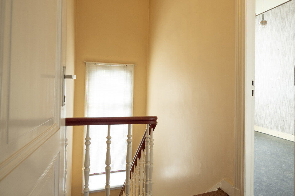 Deze te renoveren woning ligt in het hartje van dé Stad Antwerpen vlakbij het Marnixplein.  De mogelijkheden om deze woning tot een parel te creëren mag u niet laten voorbij gaan. Het staat bekend dat alles op A-locatie een serieuze meerwaarde zal zijn 