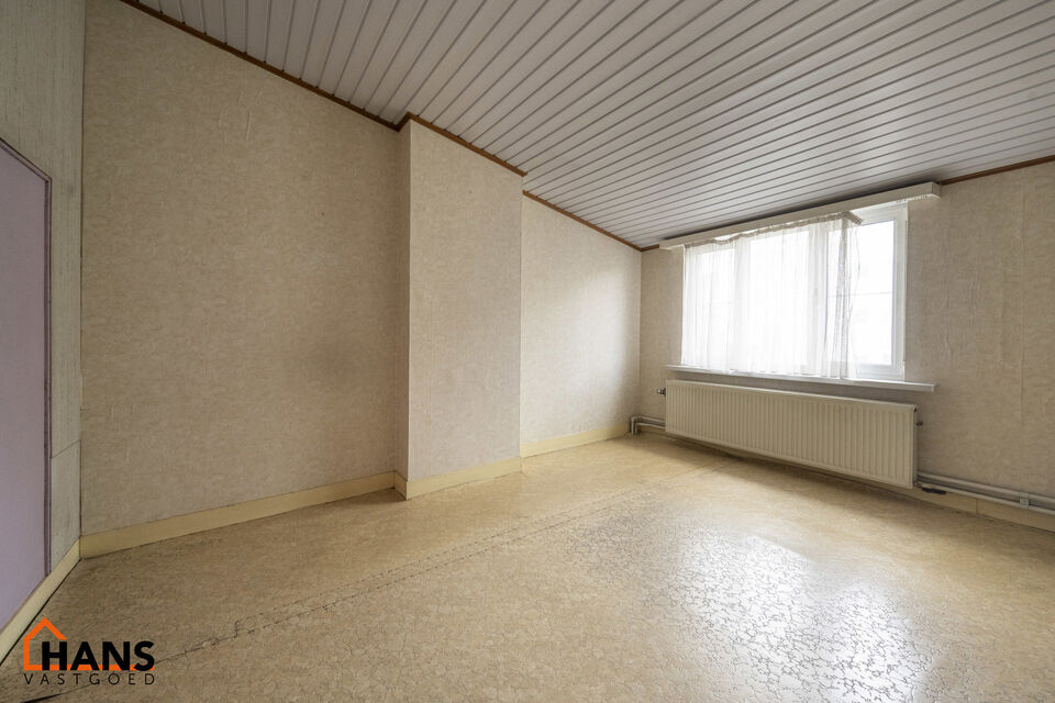 Deze te renoveren woning ligt in het hartje van dé Stad Antwerpen vlakbij het Marnixplein.  De mogelijkheden om deze woning tot een parel te creëren mag u niet laten voorbij gaan. Het staat bekend dat alles op A-locatie een serieuze meerwaarde zal zijn 