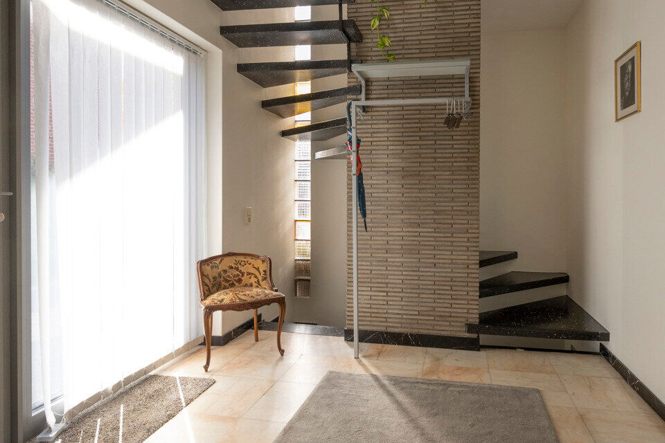 Een woning met karakter, ruimte en mogelijkheden die u zelden samen aantreft! met een instelprijs vanaf 649.000Euro
Deze charmante halfopen bebouwing combineert authentieke elementen met hedendaags wooncomfort en beschikt bovendien over een uitzonderlijke