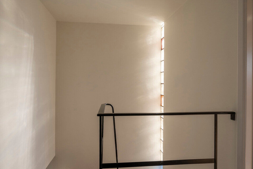 Een woning met karakter, ruimte en mogelijkheden die u zelden samen aantreft! met een instelprijs vanaf 649.000Euro
Deze charmante halfopen bebouwing combineert authentieke elementen met hedendaags wooncomfort en beschikt bovendien over een uitzonderlijke