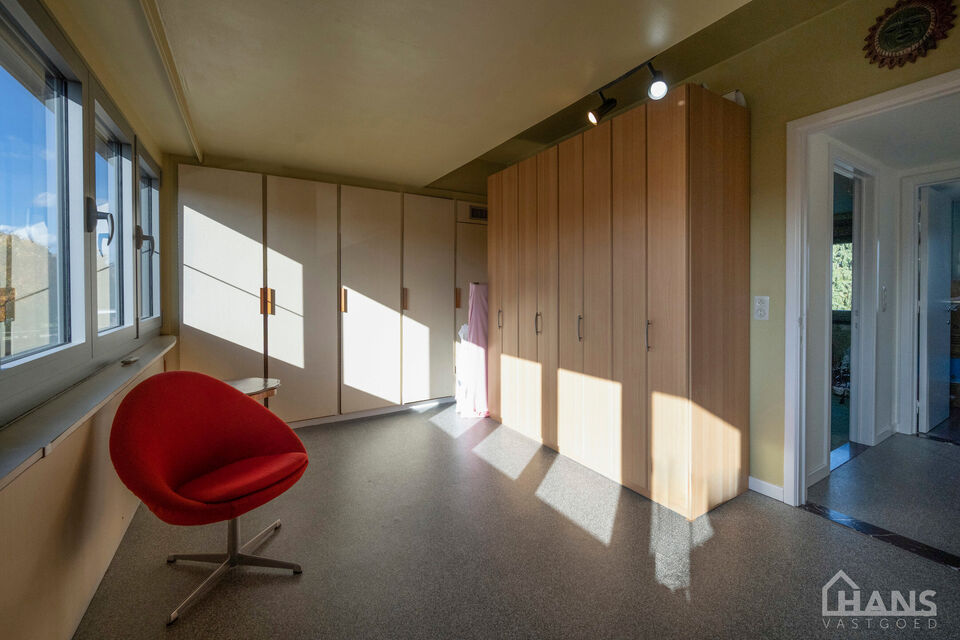 Een woning met karakter, ruimte en mogelijkheden die u zelden samen aantreft! met een instelprijs vanaf 649.000Euro
Deze charmante halfopen bebouwing combineert authentieke elementen met hedendaags wooncomfort en beschikt bovendien over een uitzonderlijke