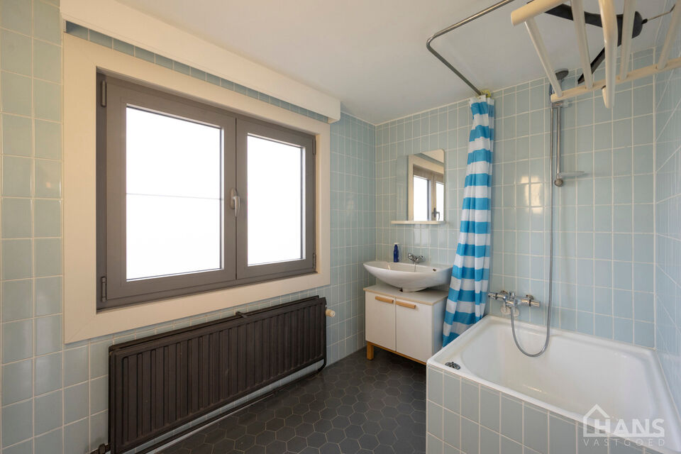 Een woning met karakter, ruimte en mogelijkheden die u zelden samen aantreft! met een instelprijs vanaf 649.000Euro
Deze charmante halfopen bebouwing combineert authentieke elementen met hedendaags wooncomfort en beschikt bovendien over een uitzonderlijke