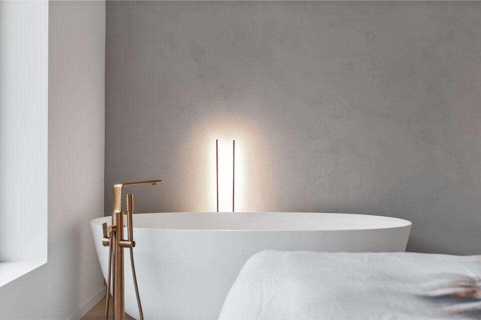 In Optie!!
Instelprijs vanaf &euro;1.100.000 &ndash; elk voorstel vanaf de instelprijs wordt zorgvuldig overwogen. 

Deze stijlvolle villa combineert moderne luxe met hoogstaand wooncomfort en duurzaamheid en alle moderne technieken.

Het gelijkvloers omvat een 